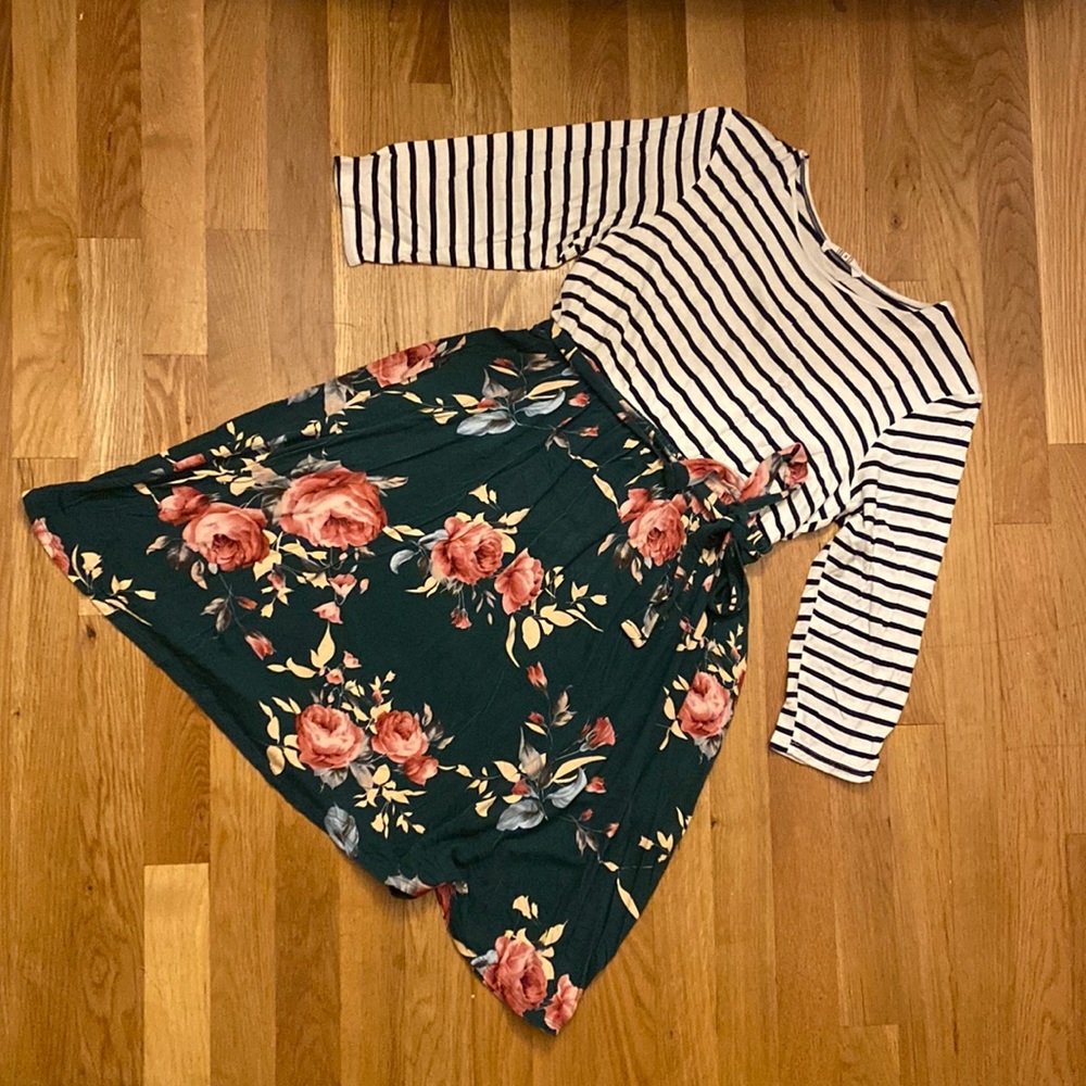 🍁Lux & Co Patterned Dress 📚
